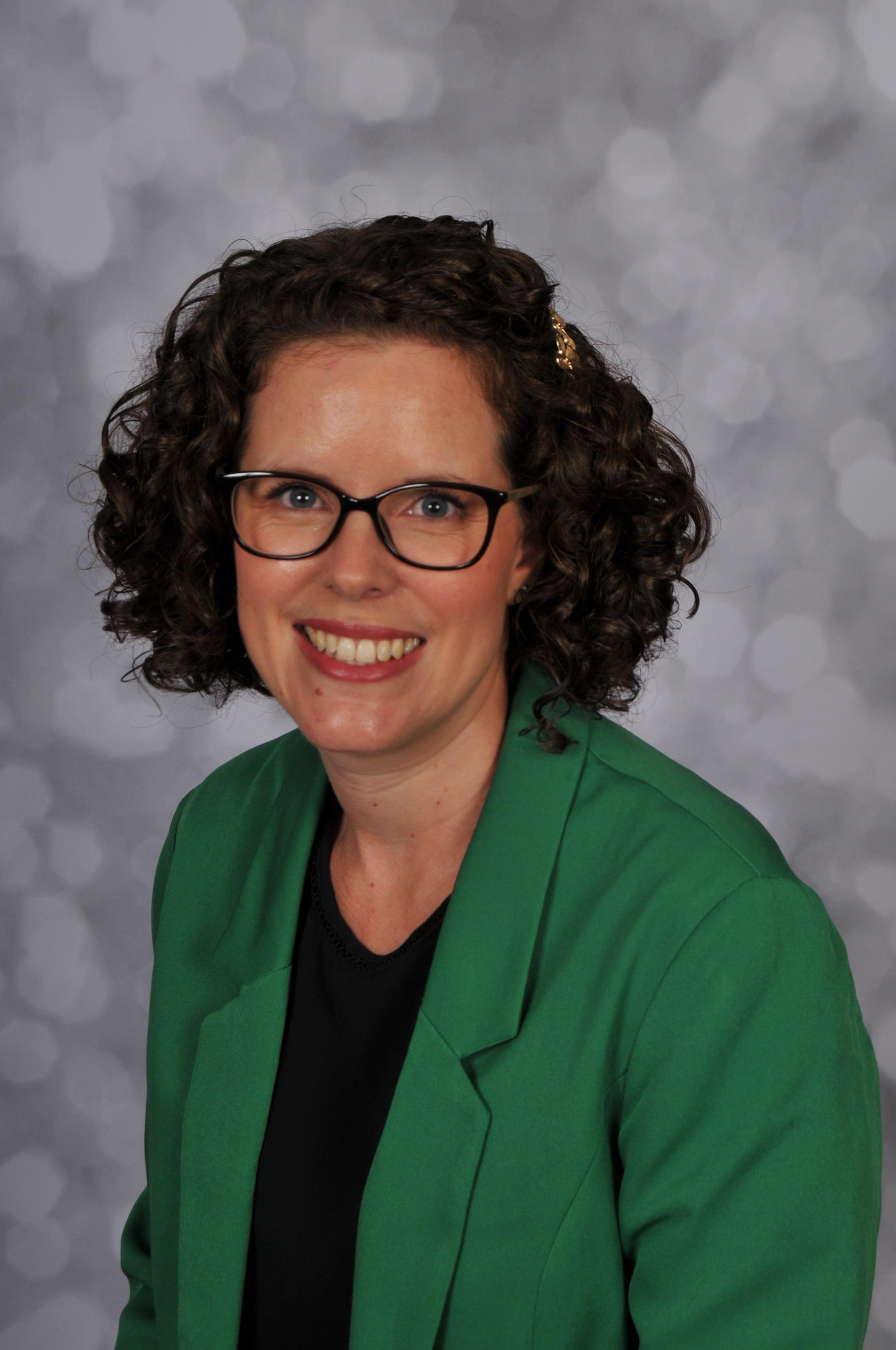 Mrs R Lazar (PA to Headteacher) 
